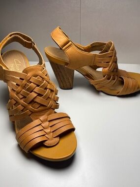 Clark's Indigo sandals WOVEN Leather Adjustable Straps 8.5